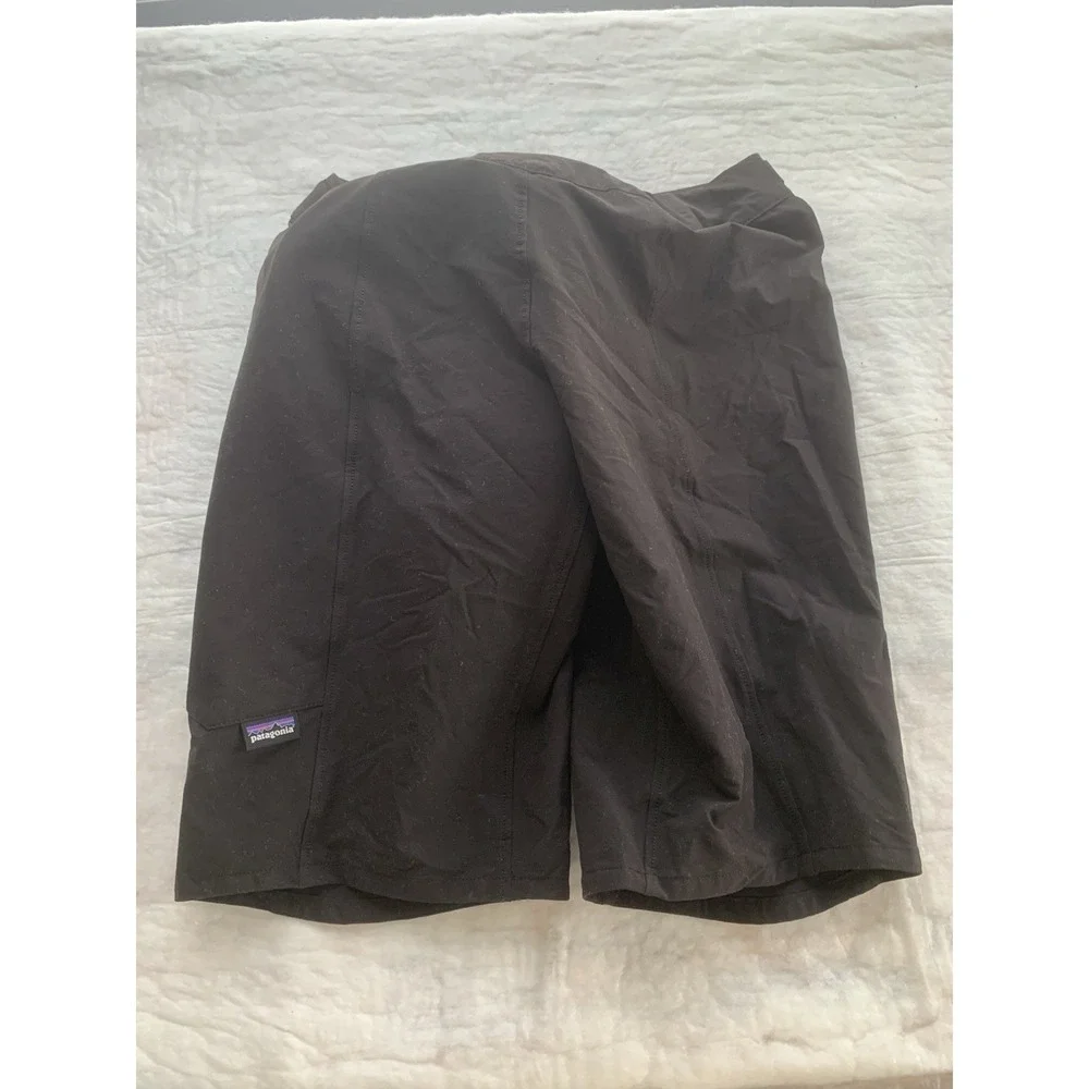 Patagonia Dirt Craft Bike Womens Shorts Black Padded Liner Size 2 (Bin 29)